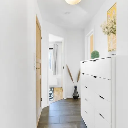 Sunny Near Center With Free Parking Apartamento *