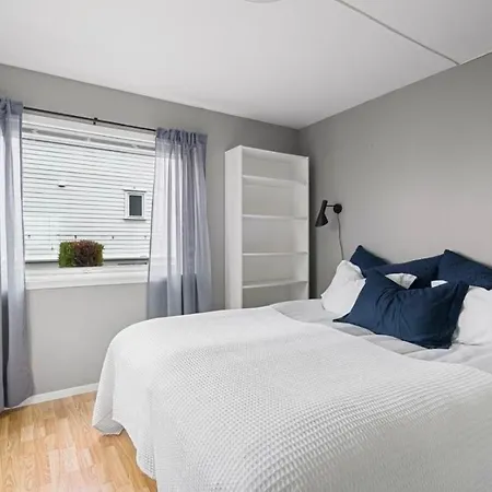 Sunny Near Center With Free Parking Apartamento